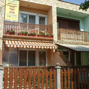  Vendégház Róna